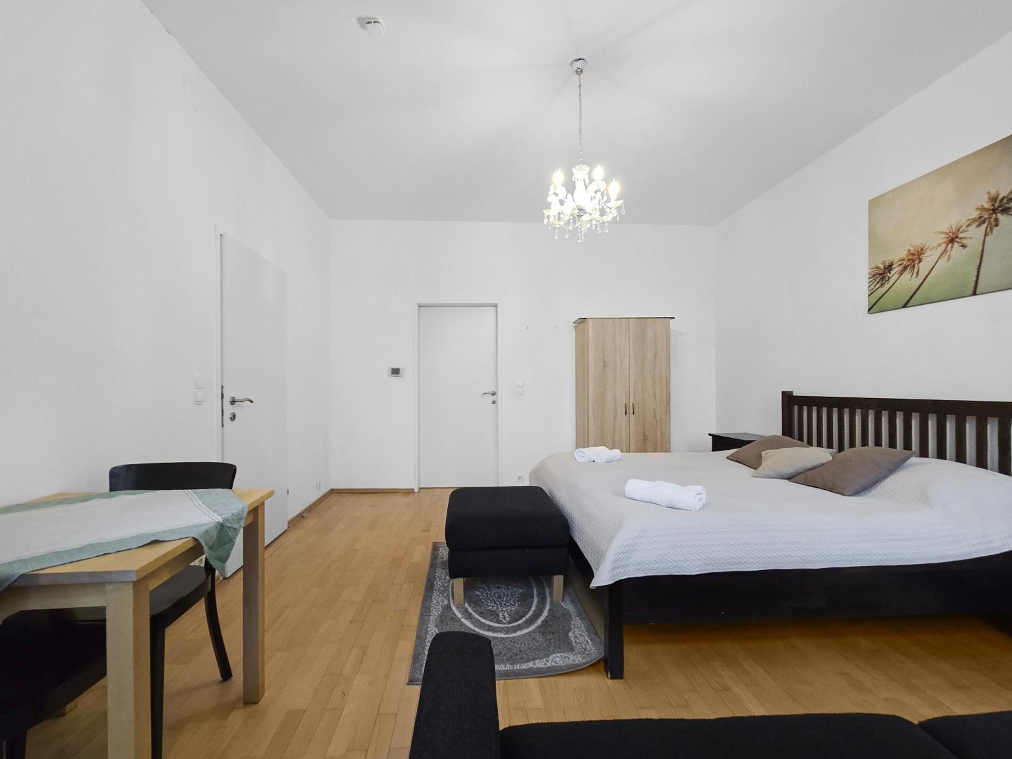 Three King-Size Beds, Three Bedrooms Wien Ngoại thất bức ảnh